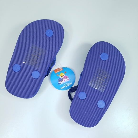 9/10 Kids Toddler Unisex Summer Beach Water Sandals Flip Flops Baby Shark - Picture 2 of 2